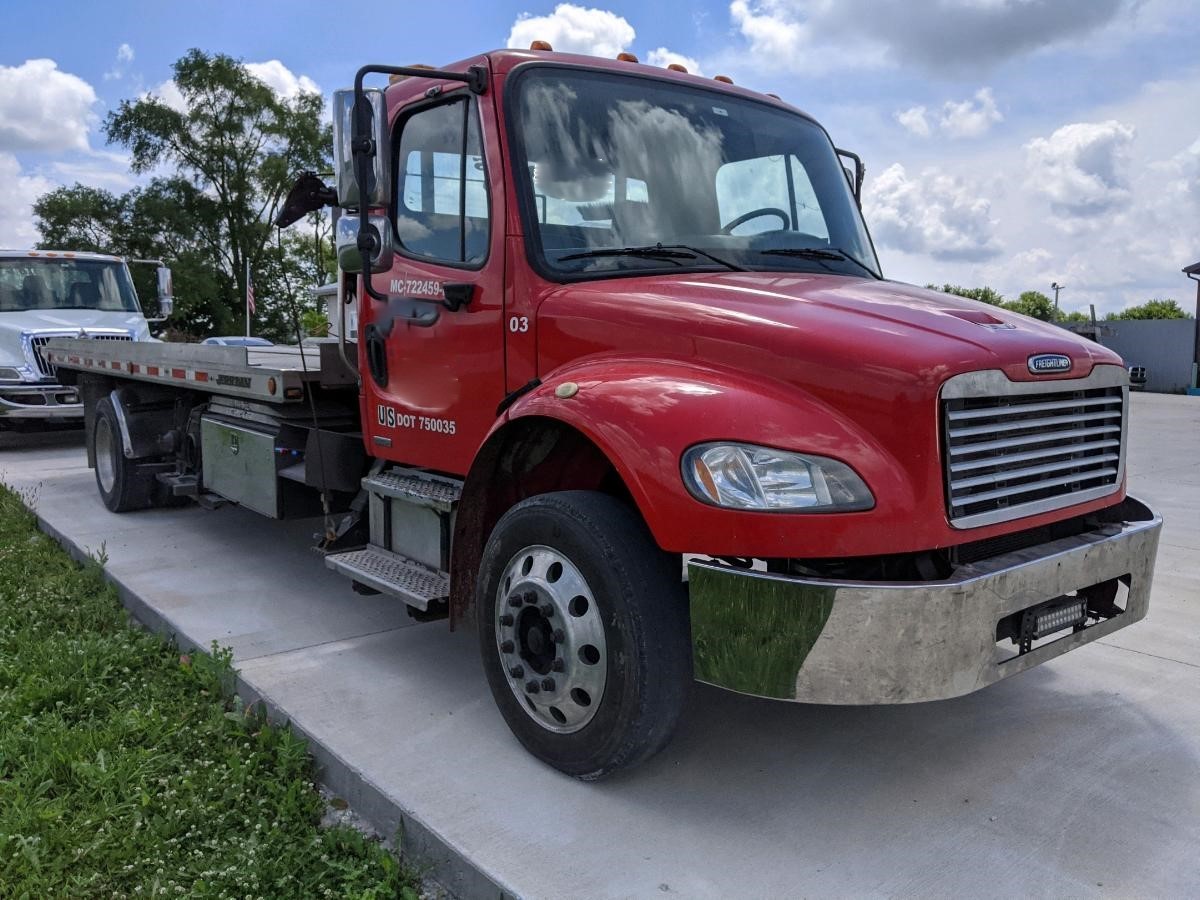 2005 Freightliner Rollback - Tipton Tow Trucks