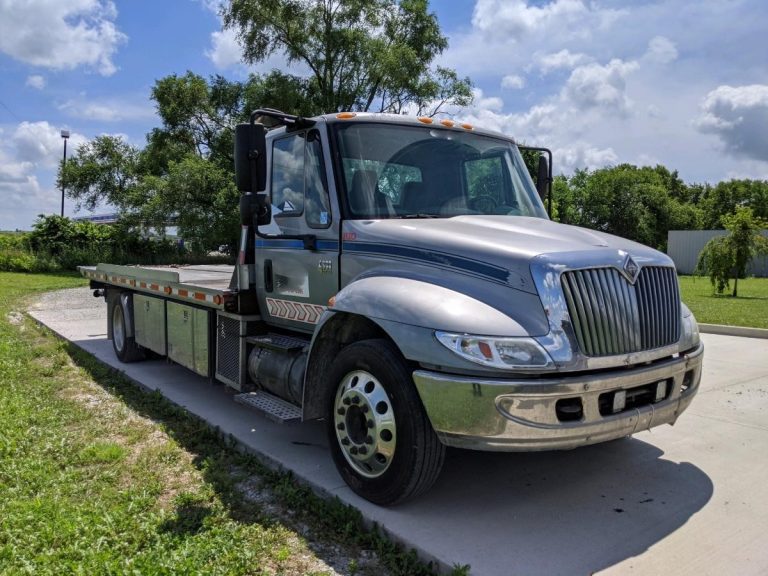 2002 International 4300 Rollback - Tipton Tow Trucks