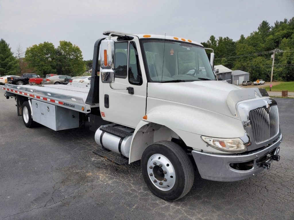 2007 International 4300 Rollback - Tipton Tow Trucks